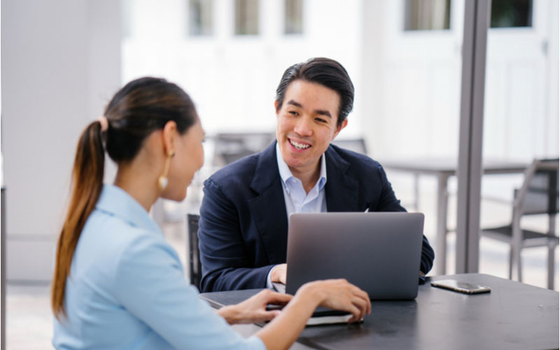 Perubahan Makna Kata: Dari Sinonim ke Antonim Baru