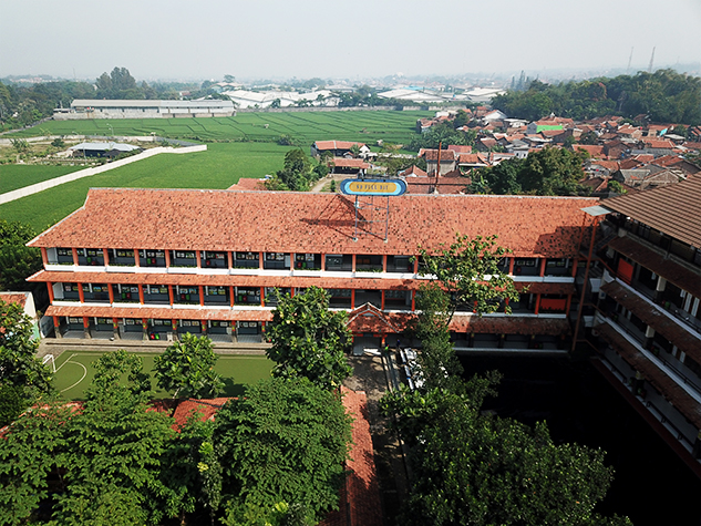 Membentuk Generasi Berprestasi dengan Program Ekstrakurikuler IMTAQ dan IPTEK di SMA Islam Al Masoem Bandung
