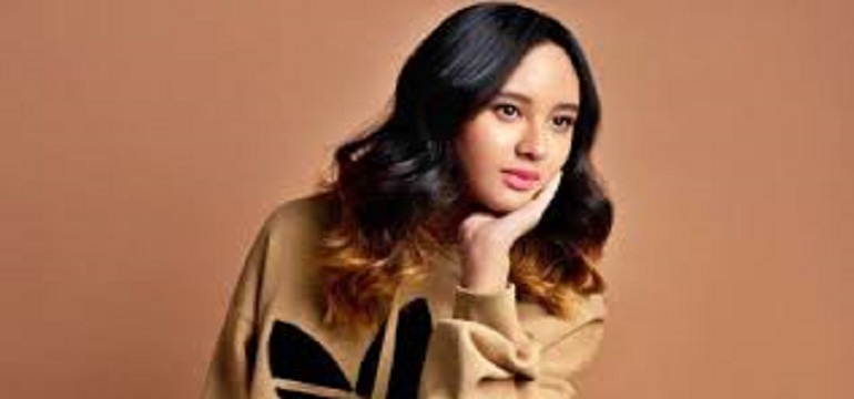 Belajar Dari Dinda Ghania yang Muda, Berani, Berkarya