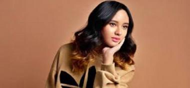 Belajar Dari Dinda Ghania yang Muda, Berani, Berkarya