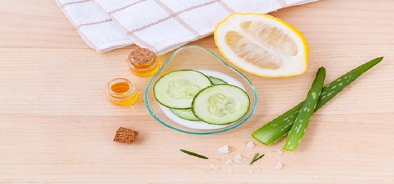 6 Tips Merawat Wajah Berminyak Menggunakan Bahan Alami