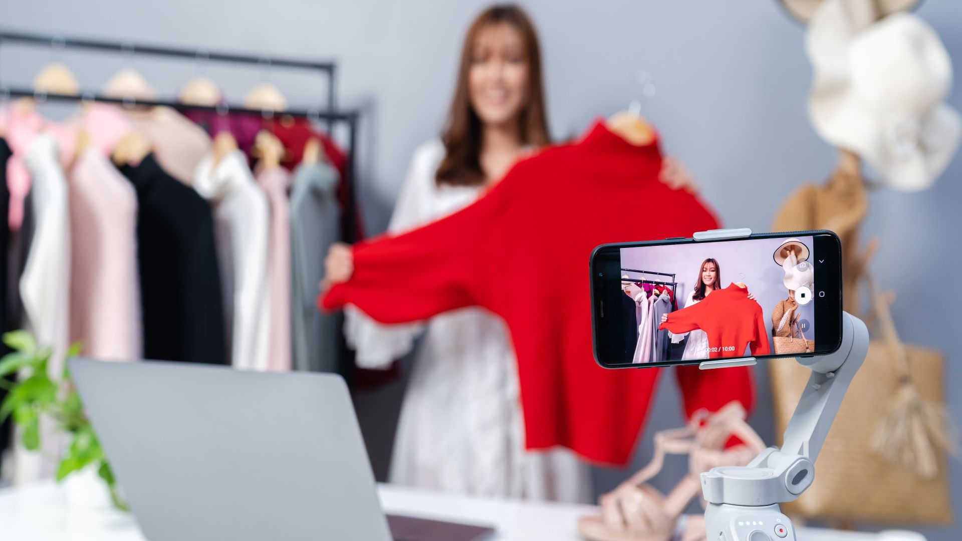 Tips Fashion untuk Meningkatkan Penjualan di Sosmed