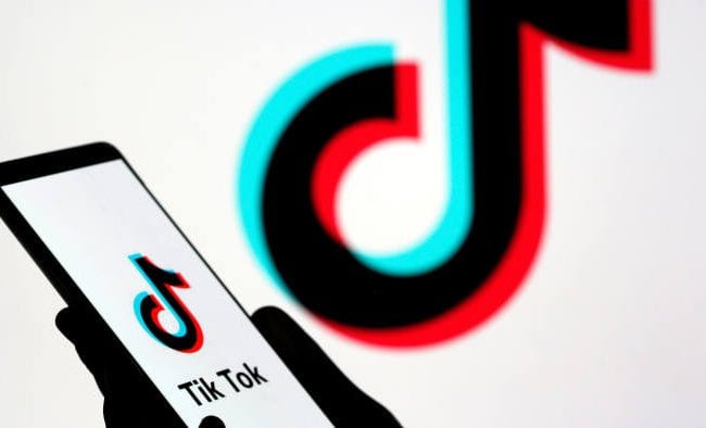 Jasa Followers TikTok Cepat dan Berkualitas Hanya di Rajakomen.com: Solusi Terbaik untuk Meningkatkan Popularitas Akun Anda