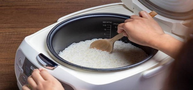Kesalahan Saat Memasak Nasi yang Ternyata Sering Kita Lakukan
