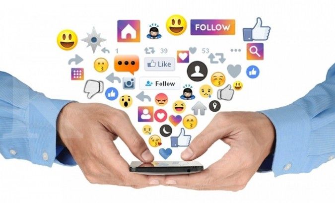 Dampak Buzzer Pilkada 2029 Terhadap Polarisasi Masyarakat dan Peran Rajakomen.com dalam Menyikapinya