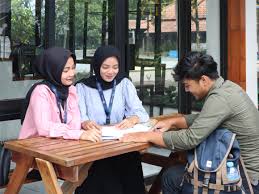 Kurikulum Program Studi Pendidikan Bahasa Inggris Masoem University sebagai Dasar Pembentukan Pendidik Profesional