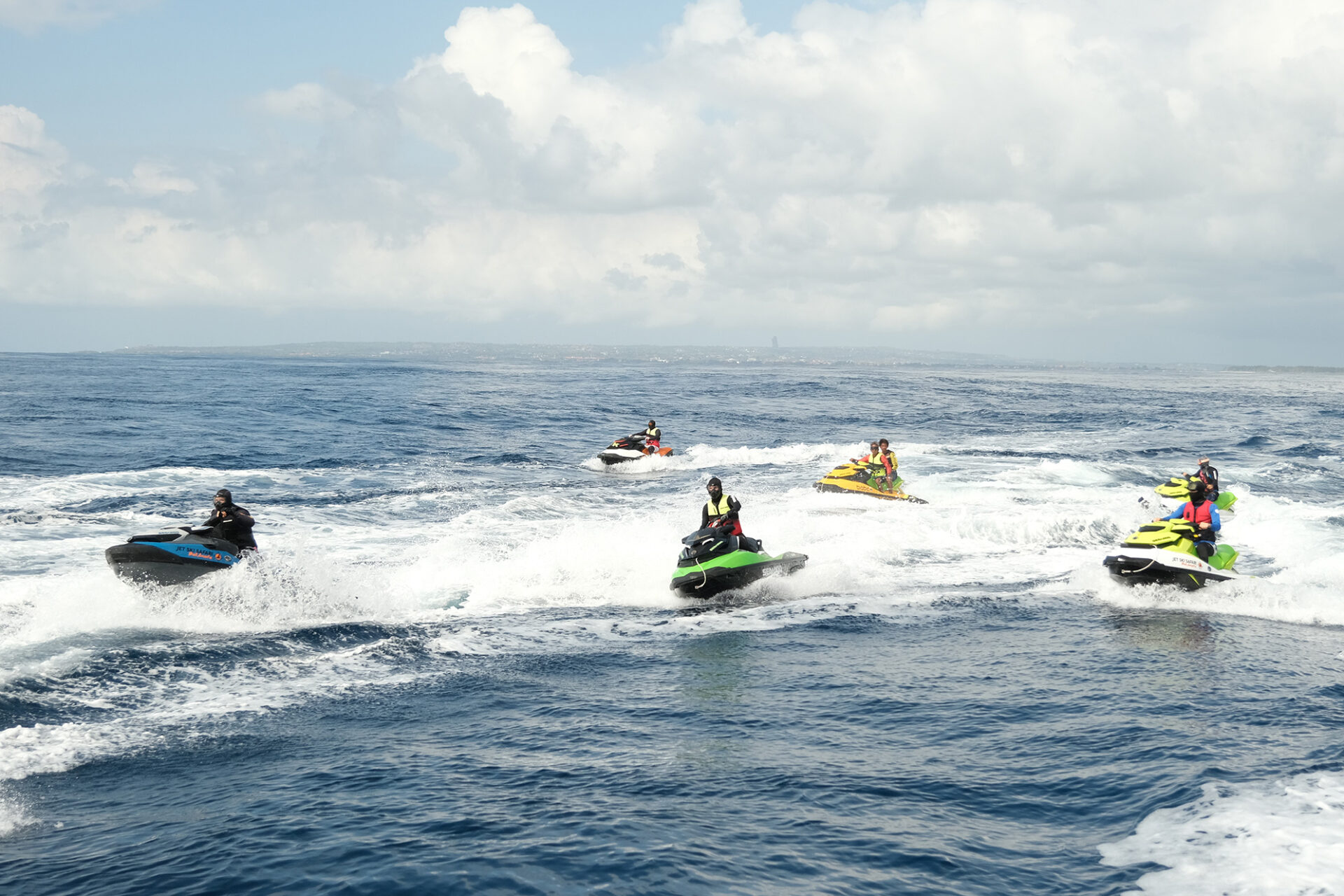 Nikmati Keseruan Bermain Jetski di Pantai Mertasari Sanur Bersama Bali Amarta Watersports