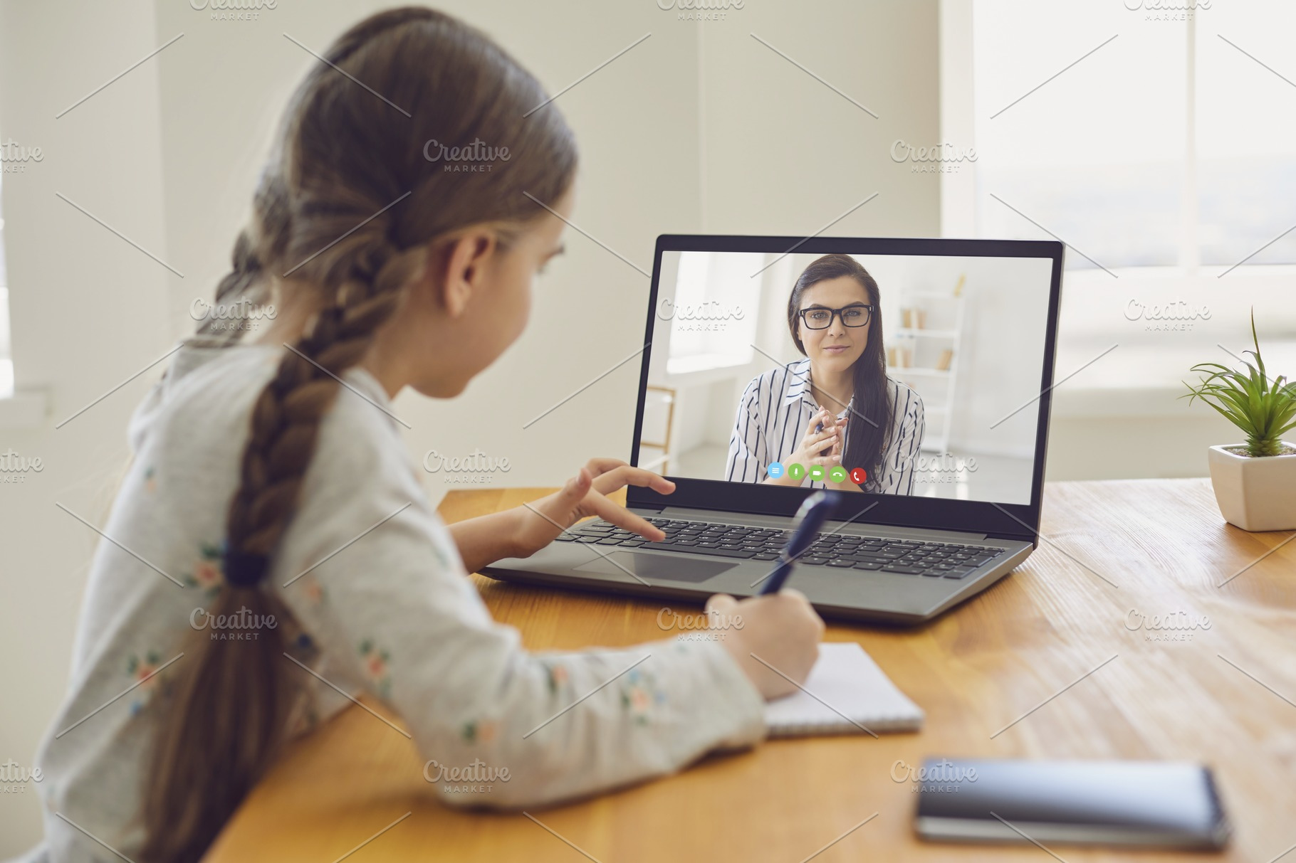 Rajakomen.com: Solusi Ampuh untuk Sosmed Lead Gen Sekolah Online yang Efektif