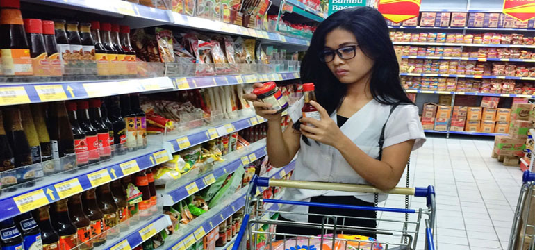 Ini Tipsnya Supaya Tidak Latah Membeli Makanan Berpengawet Buatan