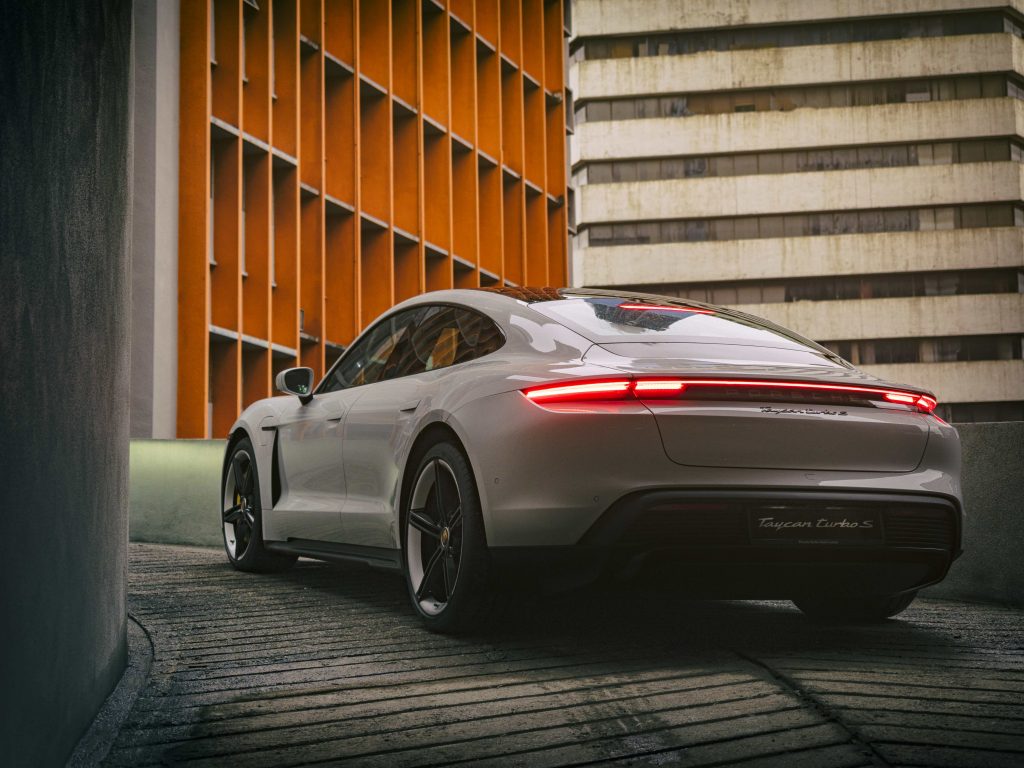 Sinergi Efisiensi dan Performa Tinggi Melalui Implementasi Pengurusan Kualiti Porsche Intelligent Performance untuk Efisiensi Energi