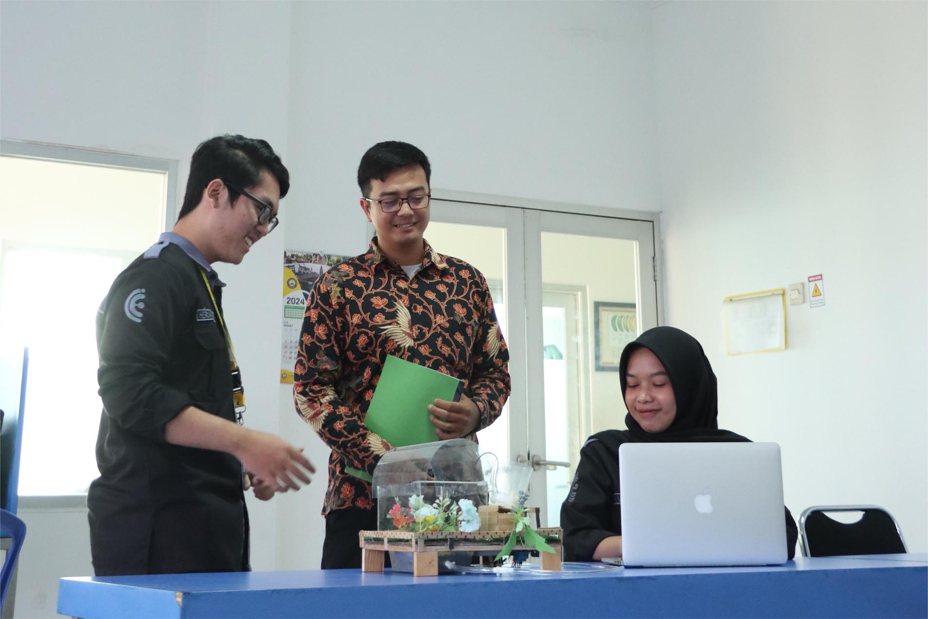 Kenapa penting mengetahui apa yang dipelajari di jurusan teknik industri melalui daftar universitas di bandung dan jurusannya?