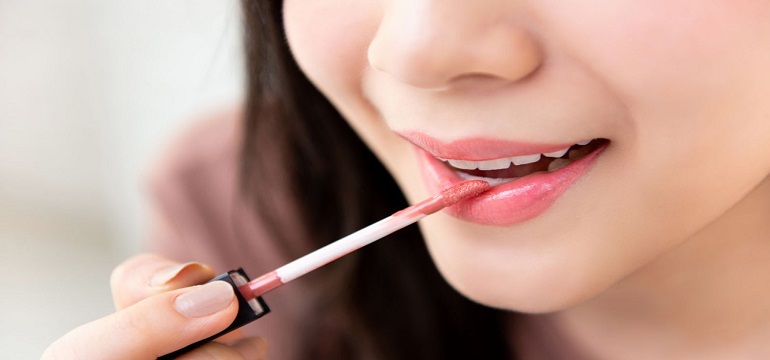 Tetap Tampil Cantik dengan Lipstik Meskipun Menggunakan Masker, Begini Caranya
