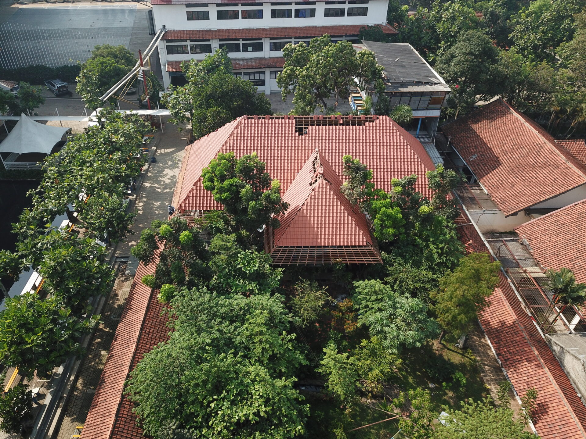 Pengaruh Pendidikan Agama Islam terhadap Kehidupan Sosial Santri di Al Masoem